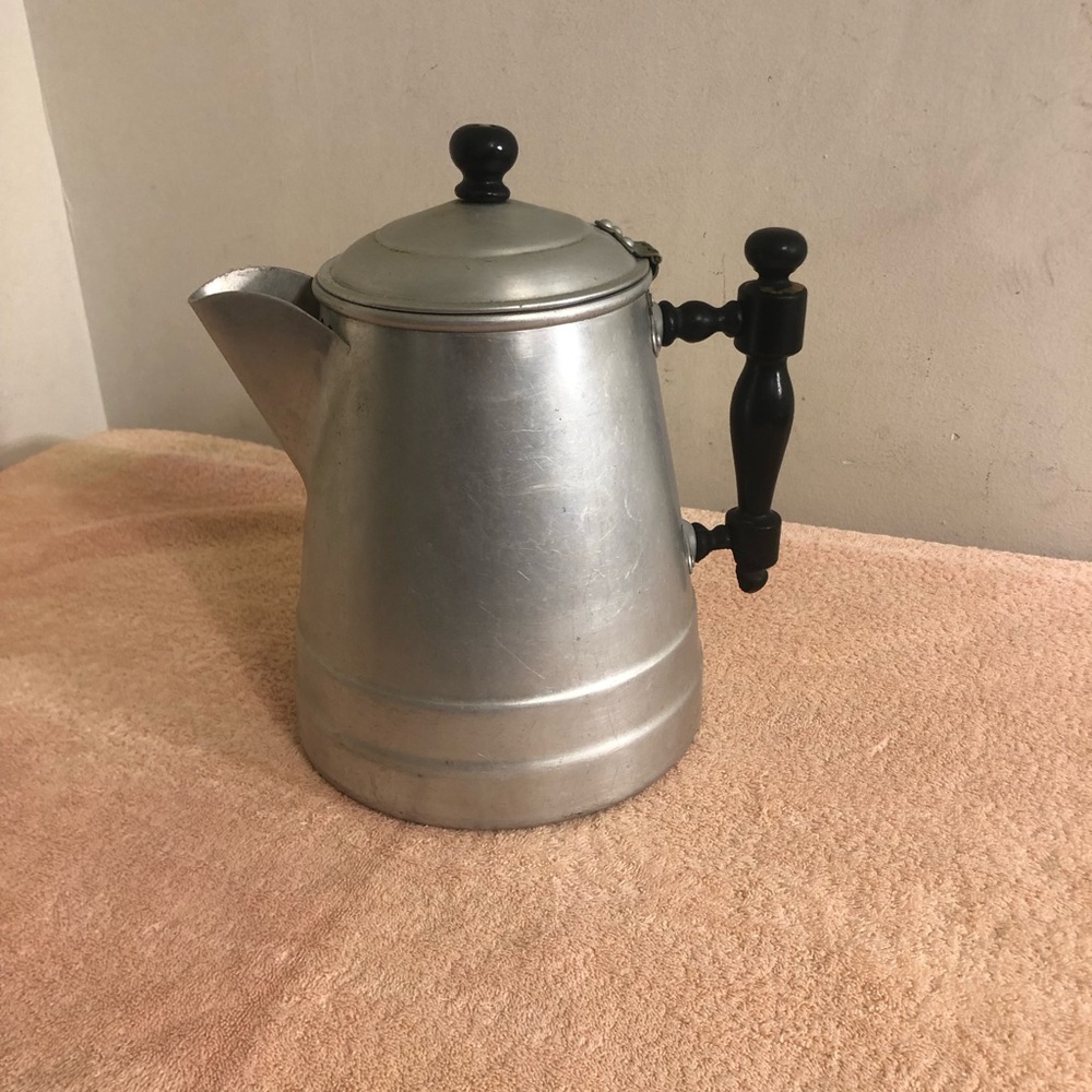 Vintage Wear Ever Aluminum Kettle #33 Bakelite Handle RARE